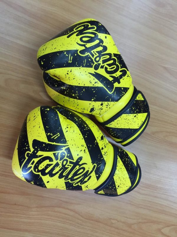 New FAIRTEX GRUNGE ART MID 1980 BOXING GLOVES - Image 4