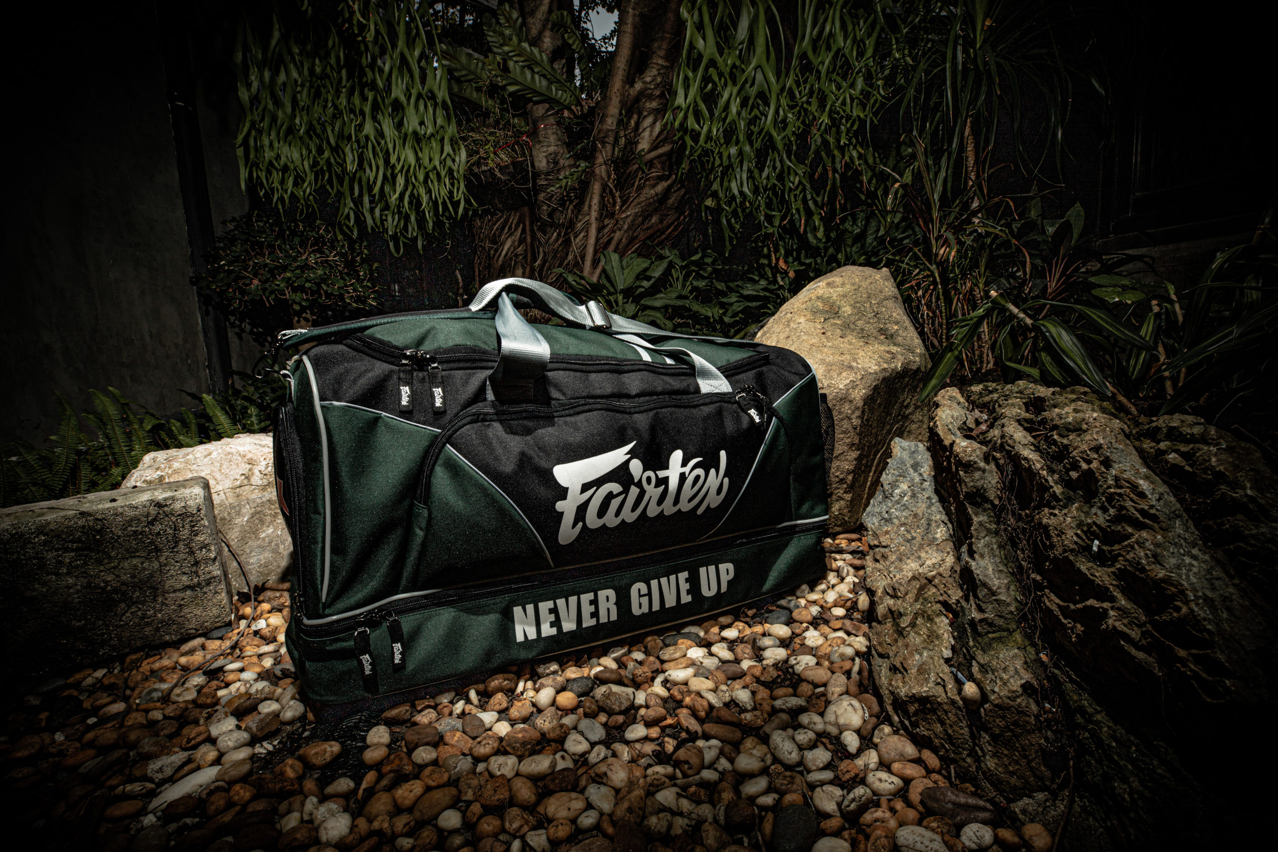FAIRTEX GYM BAG with premium grade waterproof nylon BAG2 Gym New