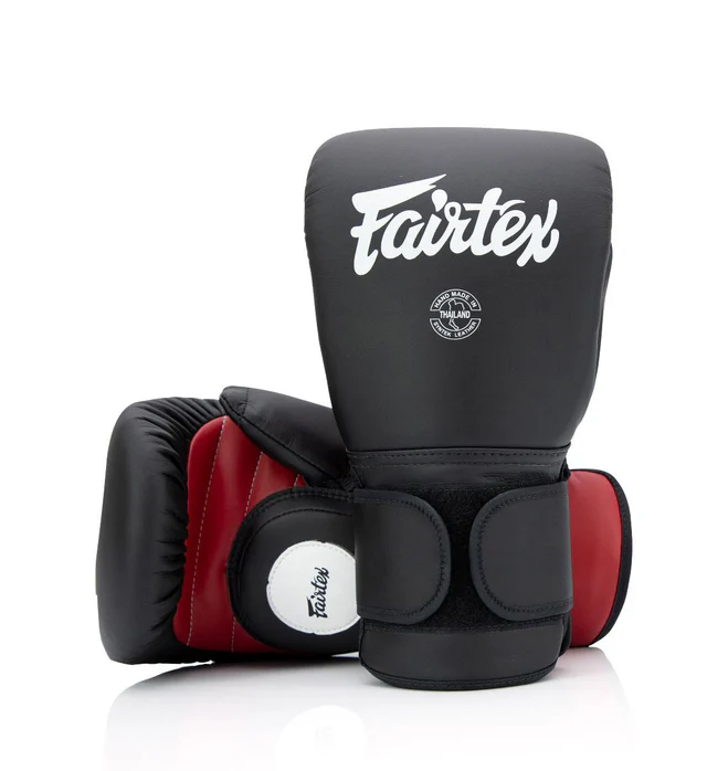 FAIRTEX Combination of Coach sparring gloves and focus mitts